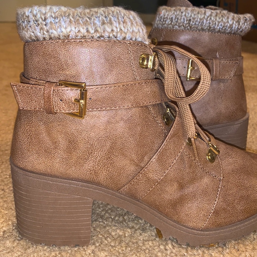 Fall brown boots! - Picture 2 of 4